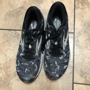 Women’s Brook Adrenaline Shoes